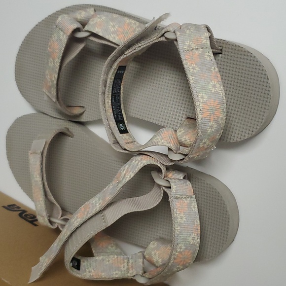 Teva Women's size 7 Universal Wildflower 1125201 / Pyor - Picture 6 of 10